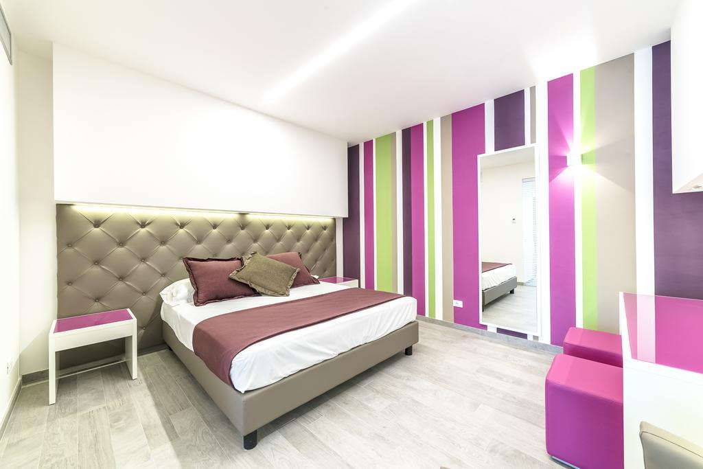 Hotel Tenda Rossa Marina Di Carrara Buitenkant foto