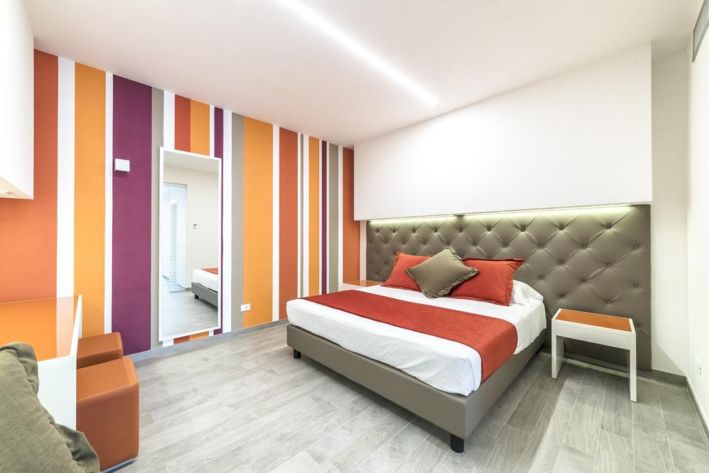 Hotel Tenda Rossa Marina Di Carrara Buitenkant foto