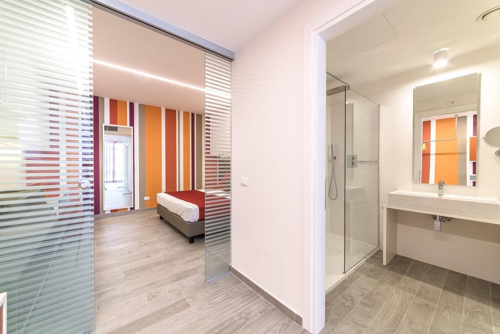 Hotel Tenda Rossa Marina Di Carrara Buitenkant foto