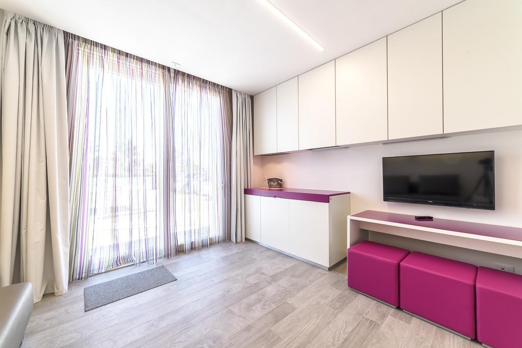 Hotel Tenda Rossa Marina Di Carrara Buitenkant foto