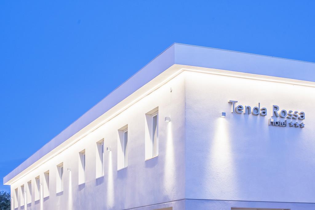 Hotel Tenda Rossa Marina Di Carrara Buitenkant foto